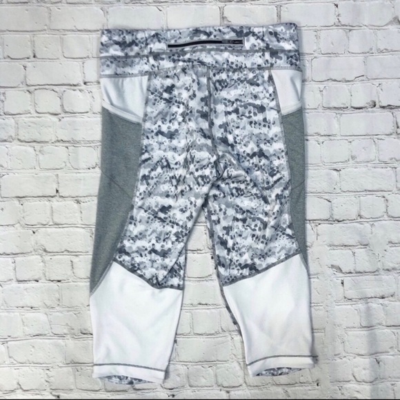 Athleta Run Dapple Be Free Crop Legging Gray White Size Small Activewear - Picture 2 of 14